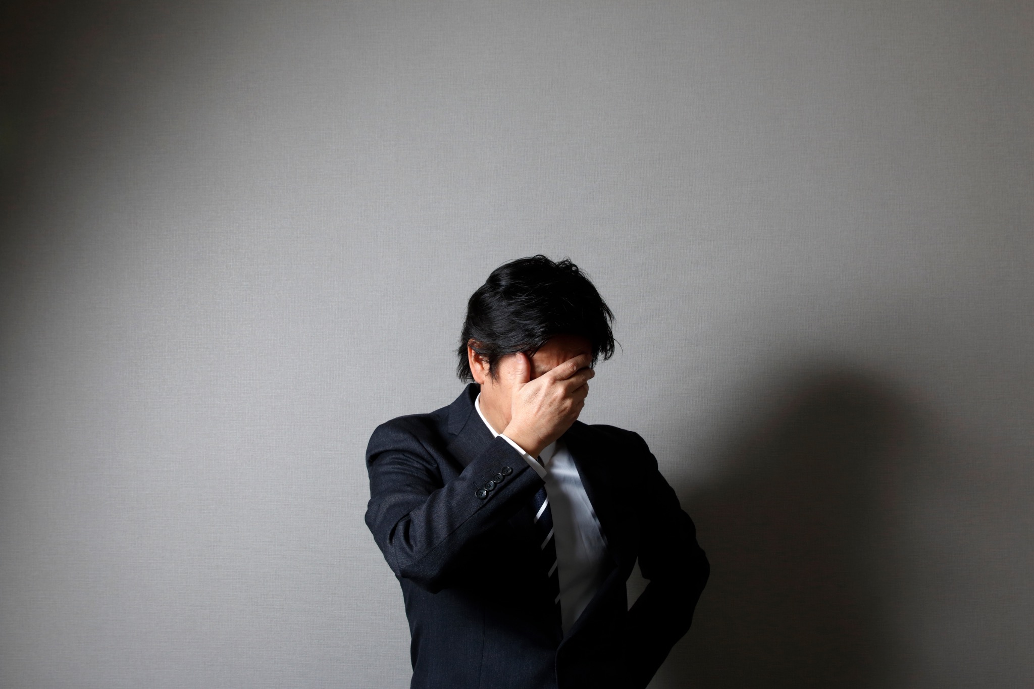 住宅ローン審査に悩むイメージ